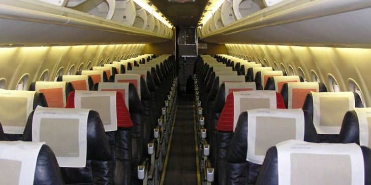 Bombardier Dash 8 Q400 - interior